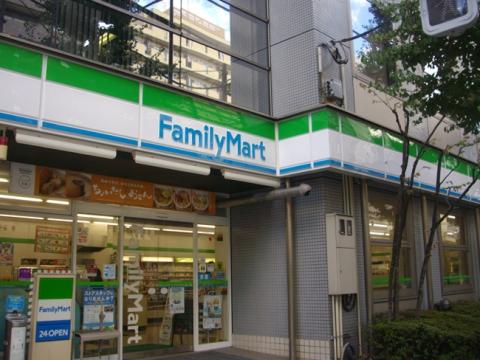 ファミリーマート　江戸川橋駅西店写真