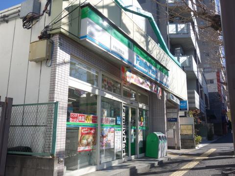 ファミリーマート　本駒込駅前店写真