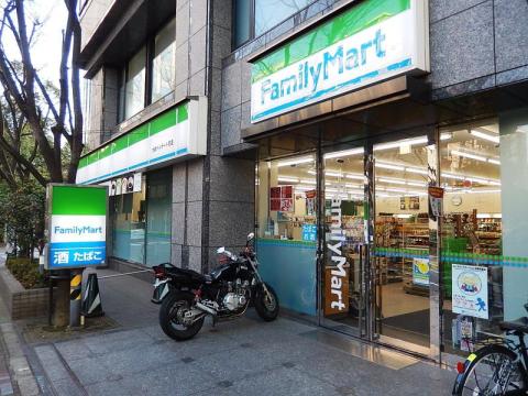 ファミリーマート　大森ベルポート前店写真