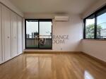 洋室（8帖）　西片二丁目マンション